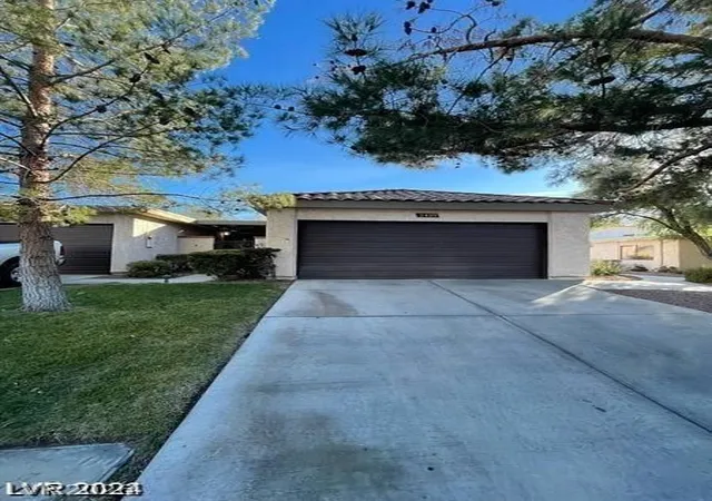 Photo 2 of Townhouse for sale at 2459 Domingo St, Las Vegas, NV 89121 | MLS# 2772389 | Listing updated on 2026-04-11
