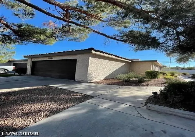 Photo 4 of Townhouse for sale at 2459 Domingo St, Las Vegas, NV 89121 | MLS# 2772389 | Listing updated on 2026-04-11