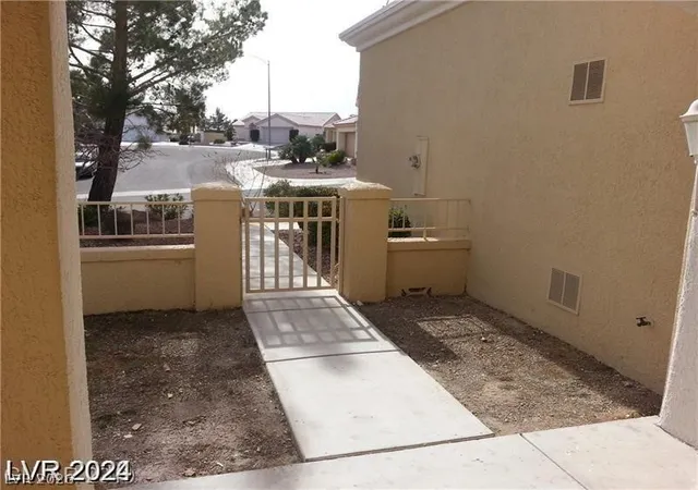 3rd image of 10404 Frostburg Ln, Las Vegas, NV 89134 | MLS# 2772409