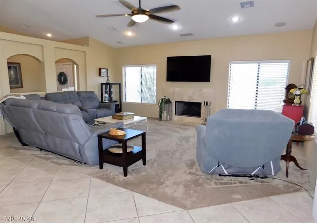 4th image of 1293 Country Club Dr, Laughlin, NV 89029 | MLS# 2772488