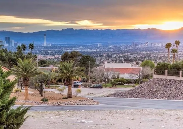 3rd image of 6881 Mountridge Dr, Las Vegas, NV 89110 | MLS# 2772998