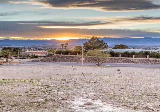 4th image of 6881 Mountridge Dr, Las Vegas, NV 89110 | MLS# 2772998