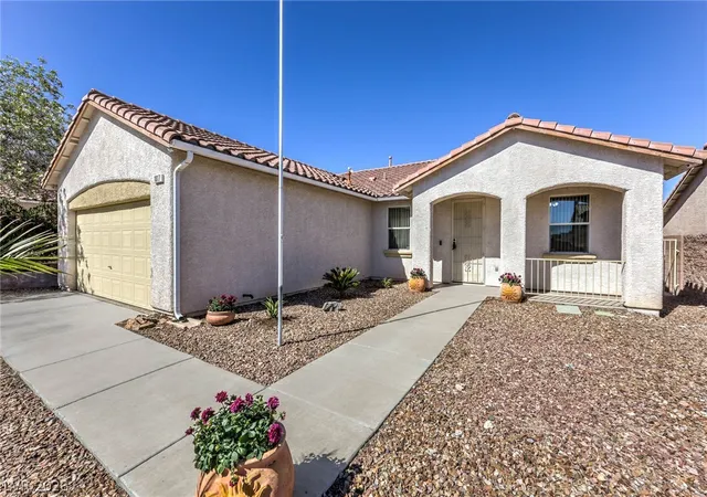 Photo 3 of Single family home for sale at 1017 Amber Gate St, Henderson, NV 89002 | MLS# 2770868 | Listing updated on 2026-08-29