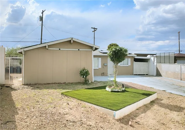 2nd image of 5463 Sir Monahan St, Las Vegas, NV 89119 | MLS# 2773136