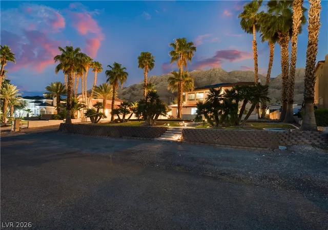 3rd image of 542 Radwick Dr, Las Vegas, NV 89110 | MLS# 2773142