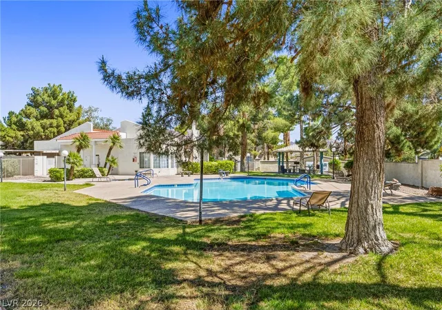 Homes for sale in Henderson, NV | 1995 Cutlass Drive, Henderson, NV 89014 | Houzeo
