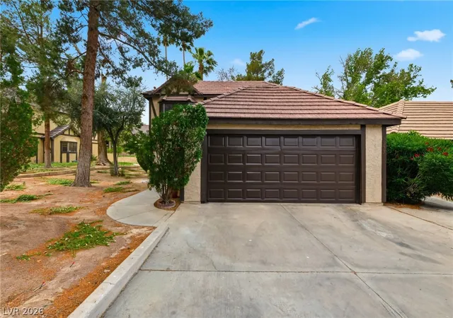 Photo 1 of Single family home for sale at 3933 Edgemoor Way, Las Vegas, NV 89121 | MLS# 2773452 | Listing updated on 2026-08-04