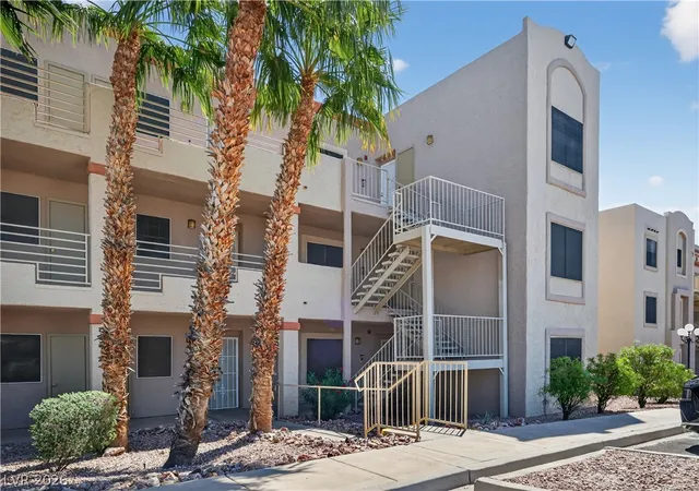 1st image of 2008 Mesquite Ln #304, Laughlin, NV 89029 | MLS# 2772772