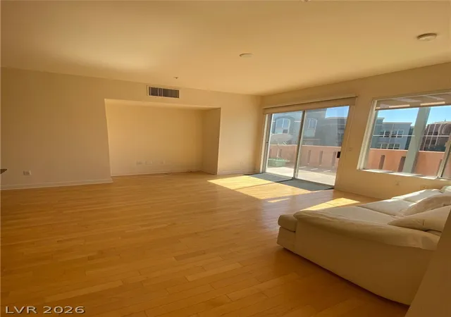 Listing Photo 4 - Condo for sale in building located at 55 E Agate Ave, Las Vegas, NV 89123 - Unit #507