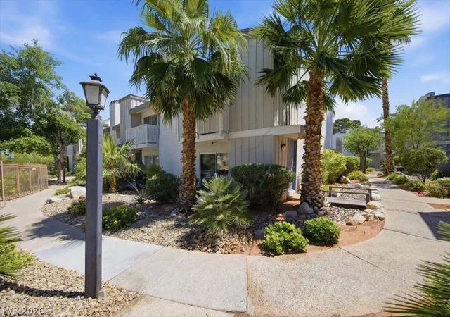 2nd image of 522 Delfern Ln, Las Vegas, NV 89169 | MLS# 2775022