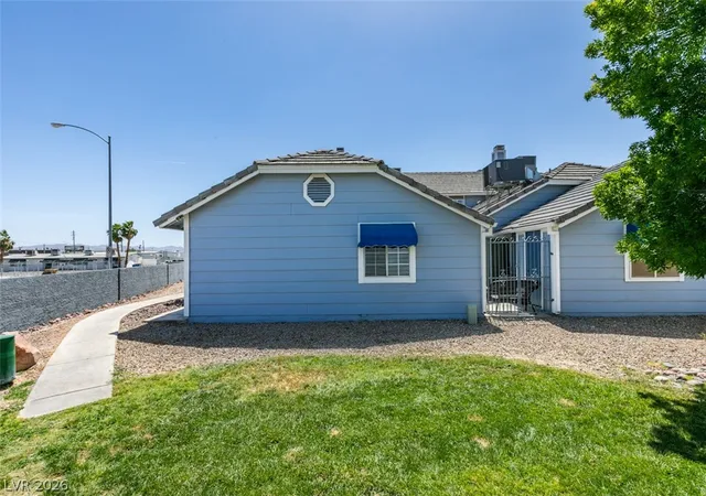 Listing Photo 2 - Condo for sale in building located at 5335 Rod Ct, Las Vegas, NV 89122 - Unit #104