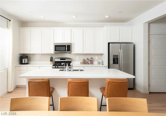 3rd image of 424 Isla Enclave Wy, Henderson, NV 89011 | MLS# 2775134