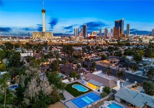 2nd image of 2106 W Oakey Blvd, Las Vegas, NV 89102 | MLS# 2775535