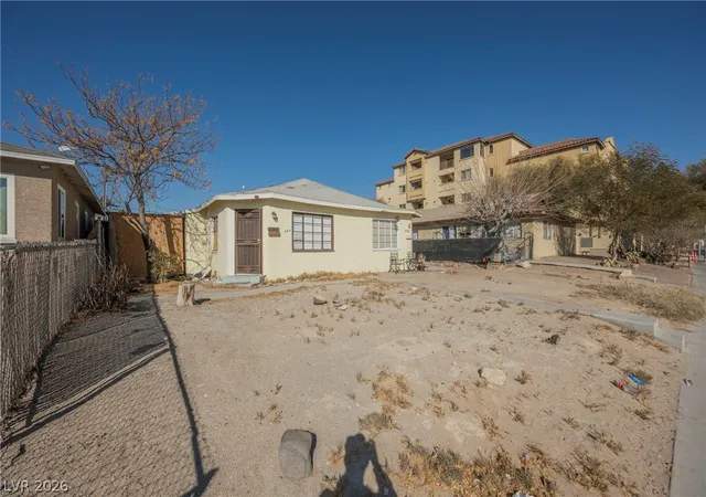 2nd image of 203 N 13th St, Las Vegas, NV 89101 | MLS# 2776043