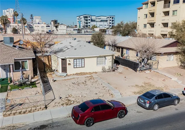 Listing Photo 2 - Condo for sale in building located at 203 N 13th St, Las Vegas, NV 89101 - Unit #