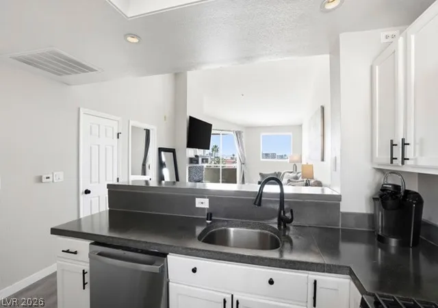 4th image of 230 E Flamingo Rd #422, Las Vegas, NV 89169 | MLS# 2776252