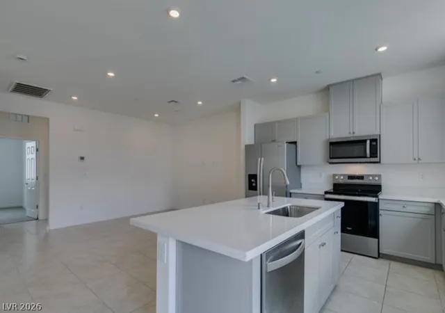 Photo 4 of Townhouse for sale at 5639 Beguiling Fls St, Las Vegas, NV 89148 | MLS# 2774611 | Listing updated on 2026-10-01