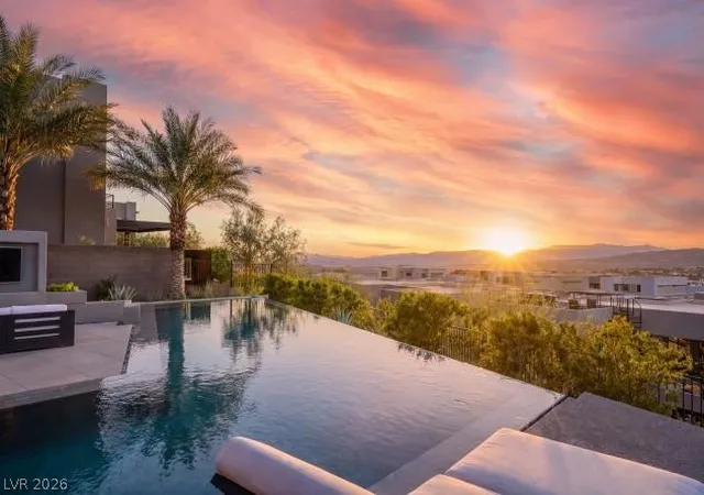 5th image of 12 Falling Canyon Ct, Henderson, NV 89011 | MLS# 2776904