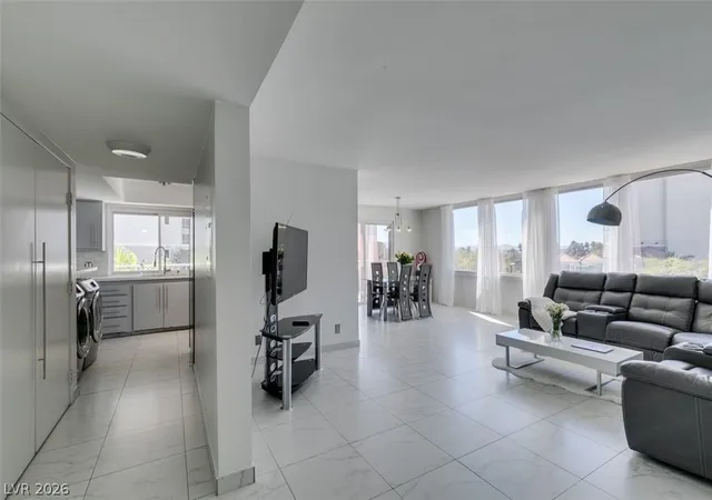 2nd image of 205 E Harmon Ave #511, Las Vegas, NV 89169 | MLS# 2777134