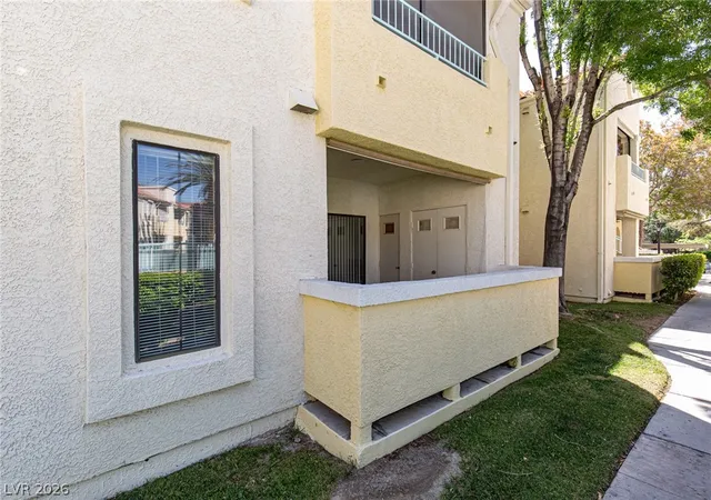 Listing Photo 5 - Condo for sale in building located at 4877 S Torrey Pines Dr, Las Vegas, NV 89103 - Unit #105