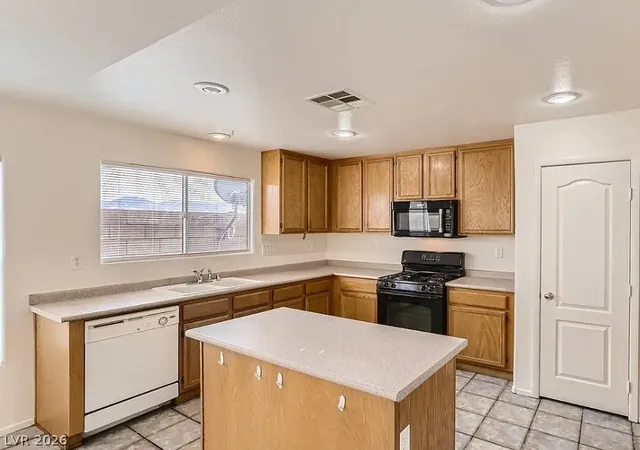 Photo 3 of Single family home for sale at 11940 White Lilly St, Las Vegas, NV 89183 | MLS# 2777506 | Listing updated on 2026-08-20