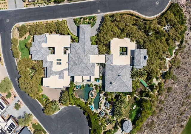Photo 3 of Single family home for sale at 677 Boulder Summit Dr, Henderson, NV 89012 | MLS# 2766427 | Listing updated on 2026-10-02