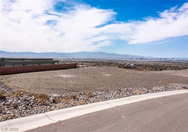 Photo 2 of Sale Pending at 681 Dragon Point Dr, Henderson, NV 89012 | MLS# 2777698 | Listing updated on 2026-08-26