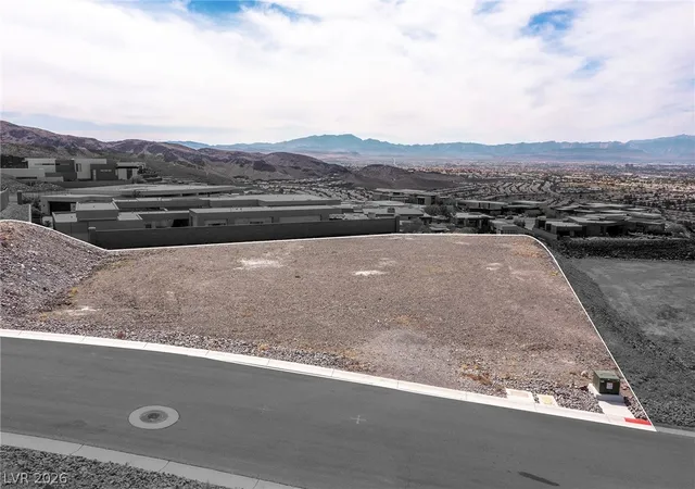 Photo 3 of Sale Pending at 681 Dragon Point Dr, Henderson, NV 89012 | MLS# 2777698 | Listing updated on 2026-08-26