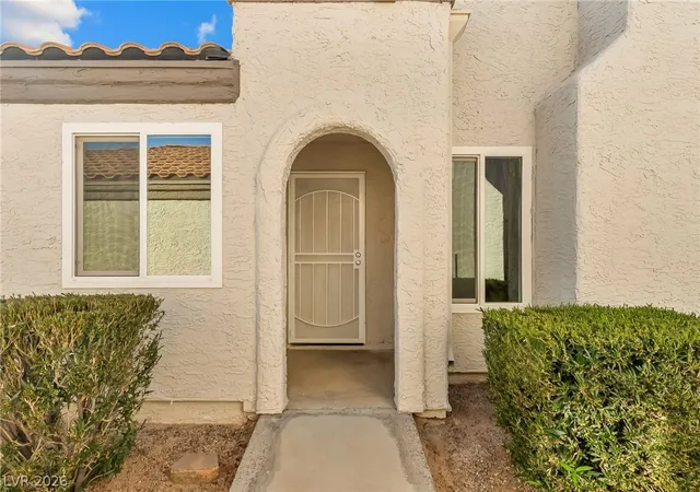 2nd image of 2148 Pebble Creek Ln, Laughlin, NV 89029 | MLS# 2778329