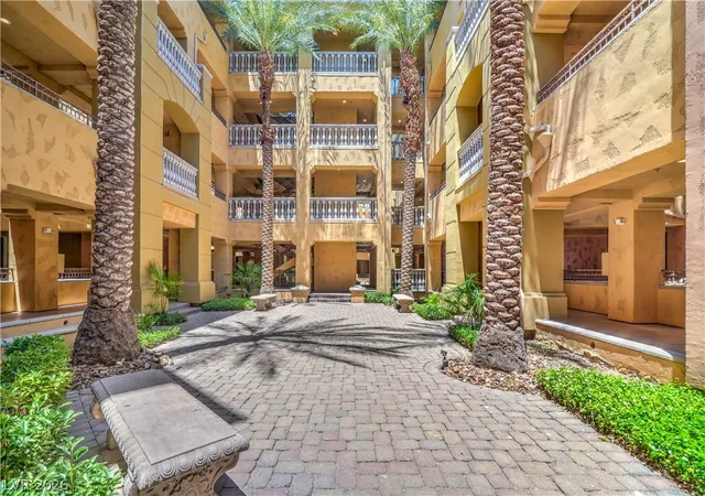4th image of 15 Via Mantova #302, Henderson, NV 89011 | MLS# 2778646