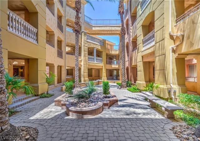 5th image of 15 Via Mantova #302, Henderson, NV 89011 | MLS# 2778646