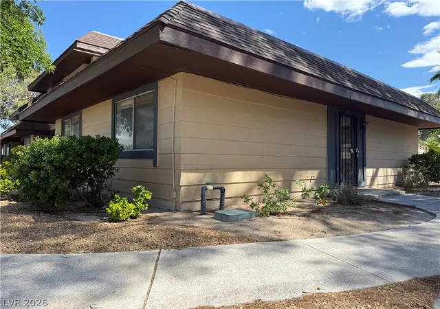 Homes for sale in Las Vegas, NV | 6162 Meadow Vista Ln, Las Vegas, NV 89103 | MLS# 2777251