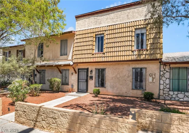Photo 3 of Townhouse for sale at 3934 Palos Verdes St, Las Vegas, NV 89119 | MLS# 2778036 | Listing updated on 2026-05-04