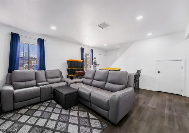 Photo 3 of Townhouse for sale at 3934 Palos Verdes St, Las Vegas, NV 89119 | MLS# 2778036 | Listing updated on 2026-05-04