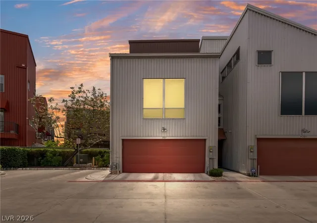 Photo 3 of Sale Pending at 2007 Pin Oak Ave, Las Vegas, NV 89101 | MLS# 2779424 | Listing updated on 2026-07-09