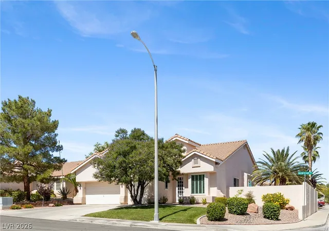 3rd image of 1944 Falcons Lair Ln, Henderson, NV 89012 | MLS# 2778295