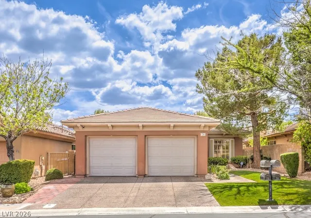 Homes for sale in Henderson, NV | 26 Emerald Dunes Cir, Henderson, NV 89052 | MLS# 2778664
