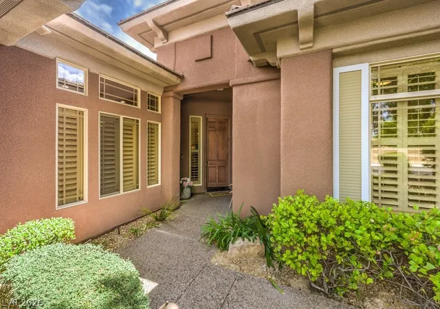 3rd image of 26 Emerald Dunes Cir, Henderson, NV 89052 | MLS# 2778664
