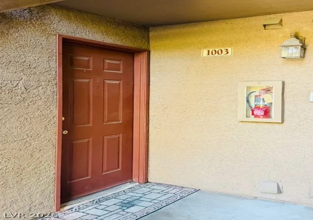 Homes for sale in Las Vegas, NV | 2750 S Durango Drive, Las Vegas, NV 89117 | Houzeo