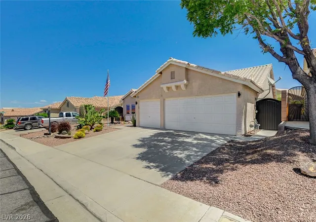 Photo 3 of Sale Pending at 2478 Vegas Vic St, Henderson, NV 89002 | MLS# 2778023 | Listing updated on 2026-08-28