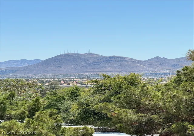 Homes for sale in Henderson, NV | 1931 Cutlass Drive, Henderson, NV 89014 | Houzeo
