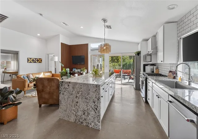 5th image of 14 Spur Cross Cir, Henderson, NV 89012 | MLS# 2781500