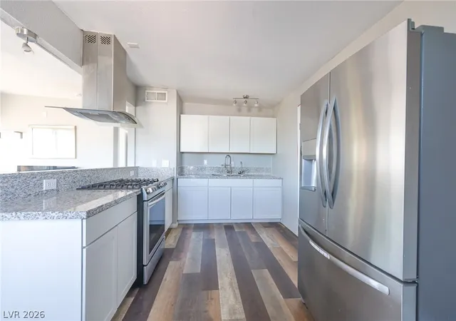 Photo 3 of Sale Pending at 2125 E Oakey Blvd, Las Vegas, NV 89104 | MLS# 2781717 | Listing updated on 2026-07-15
