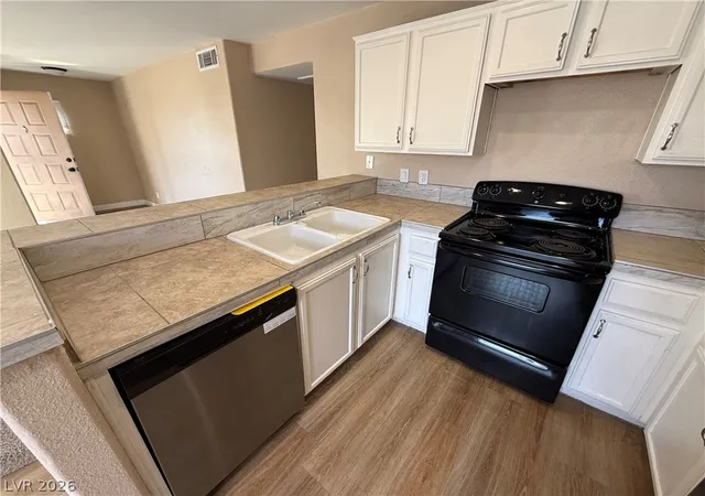 5th image of 2982 Juniper Hls Blvd, Las Vegas, NV 89142