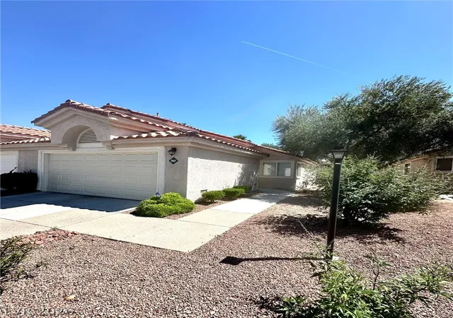 Photo 3 of Townhouse for sale at 7847 Settlers Ridge Ln, Las Vegas, NV 89145 | MLS# 2779096 | Listing updated on 2026-08-03