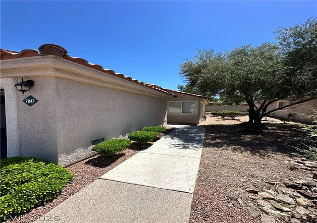 Photo 3 of Townhouse for sale at 7847 Settlers Ridge Ln, Las Vegas, NV 89145 | MLS# 2779096 | Listing updated on 2026-08-03