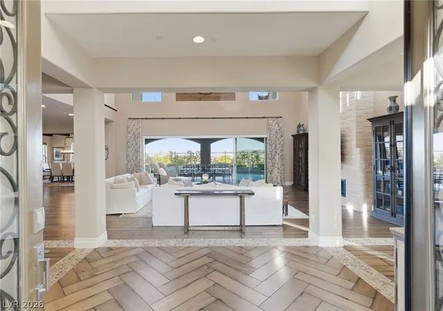 4th image of 8 Olympia Chase Dr, Las Vegas, NV 89141 | MLS# 2781895