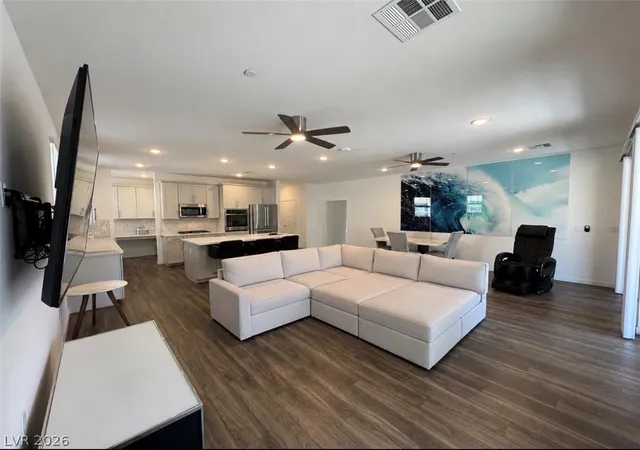 3rd image of 2555 Hampton Rd #4205, Henderson, NV 89052 | MLS# 2781210