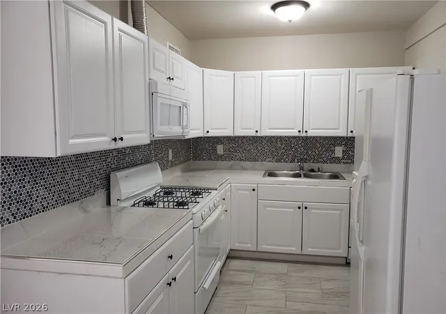 Listing Photo 4 - Condo for sale in building located at 1312 E Saint Louis Ave, Las Vegas, NV 89104