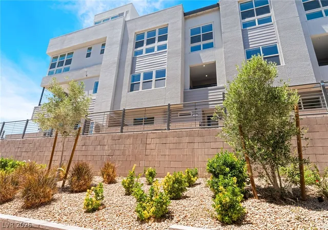 2nd image of 650 Fortis Creek St, Las Vegas, NV 89138 | MLS# 2782657
